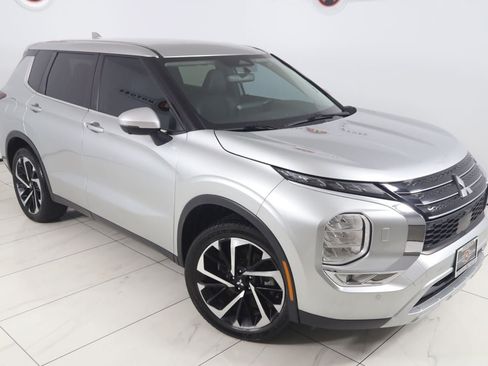 Used 2024 Mitsubishi Outlander SE AWD/4WD image 18