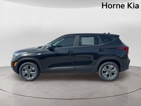New 2026 Kia Seltos LX FWD image 7
