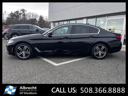 Used 2021 BMW 530i xDrive w/ Premium Package image 2