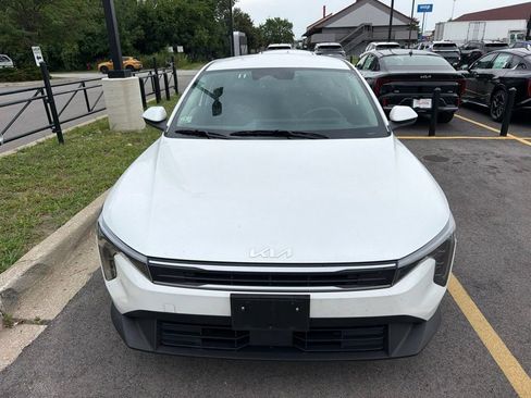 Used 2025 Kia K4 FWD image 2