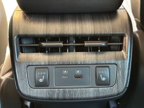 Used 2023 Nissan Ariya Evolve+ image 47