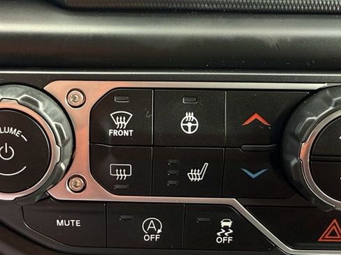 Used 2021 Jeep Wrangler Unlimited Sahara image 22