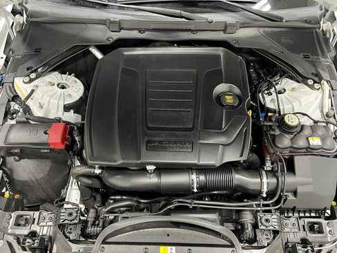 Used 2020 Jaguar XE S RWD image 27