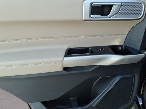 Used 2023 Ford Explorer Limited w/ Equipment Group 301A image 9