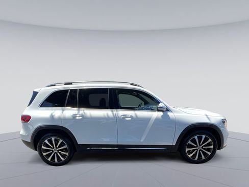 Used 2023 Mercedes-Benz GLB 250 4MATIC image 10