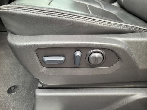 Used 2022 Chevrolet Silverado 1500 High Country w/ Safety Package II image 11