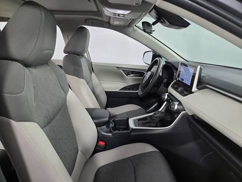 Used 2025 Toyota RAV4 XLE w/ Convenience Package FWD image 15
