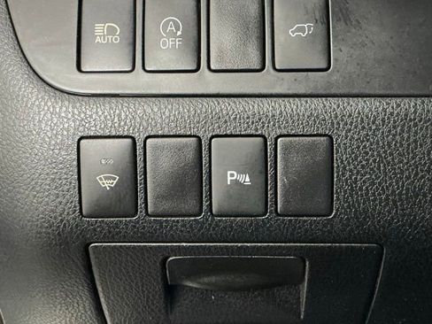 Used 2017 Toyota Highlander Limited FWD image 13