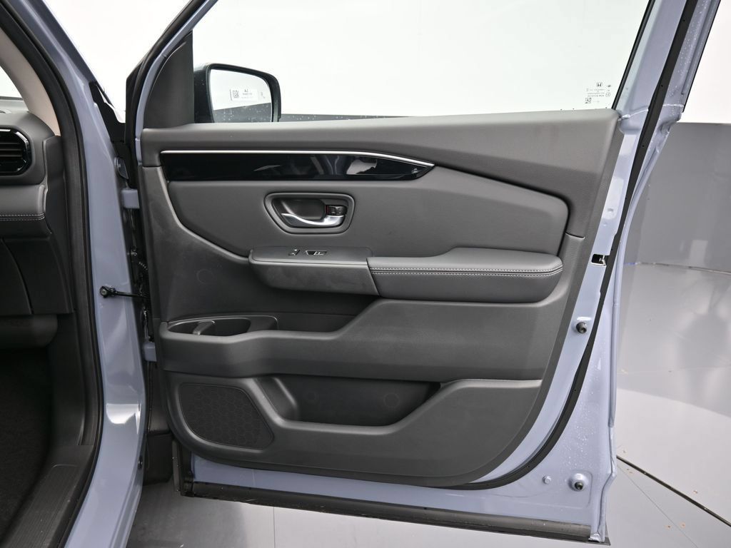 New 2025 Honda Pilot Touring image 41