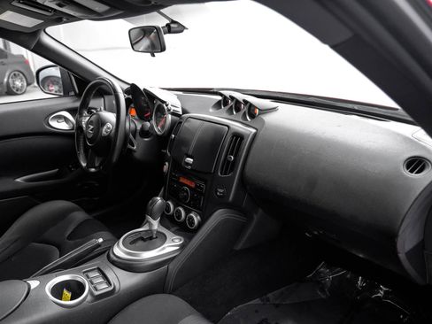 Used 2011 Nissan 370Z Coupe image 17