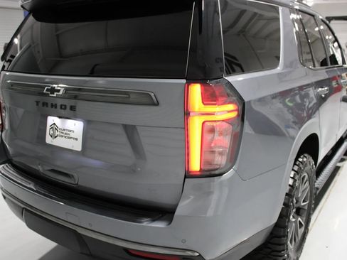 Used 2022 Chevrolet Tahoe Z71 w/ Luxury Package AWD/4WD image 17