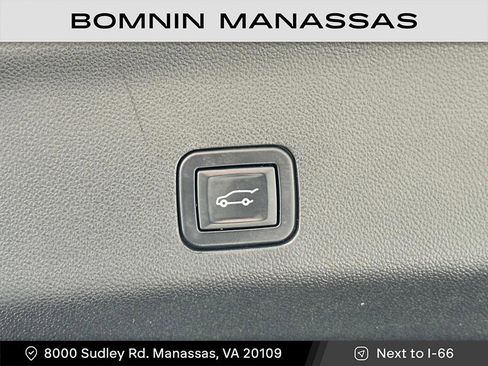 Used 2022 Chevrolet Tahoe Z71 image 12