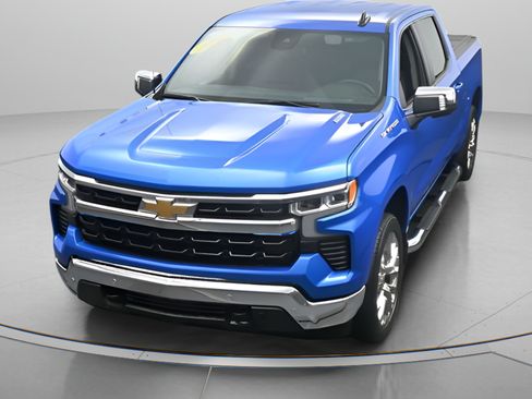 Used 2025 Chevrolet Silverado 1500 LT w/ Safety Package AWD/4WD image 32