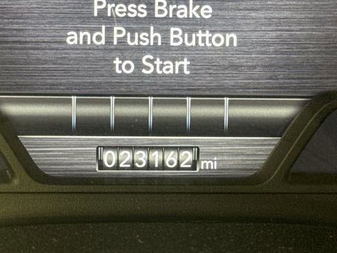 Used 2022 RAM 1500 Big Horn AWD/4WD image 9