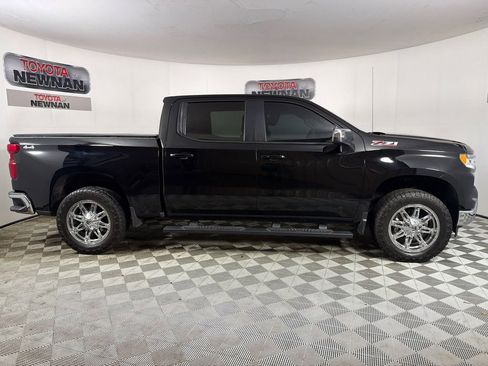 Used 2023 Chevrolet Silverado 1500 LT w/ Z71 Off-Road Package image 2