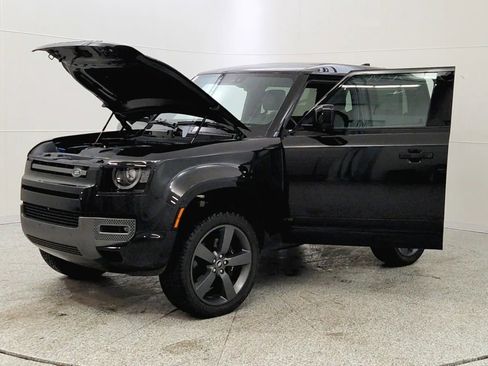 Used 2022 Land Rover Defender 90 V8 image 10