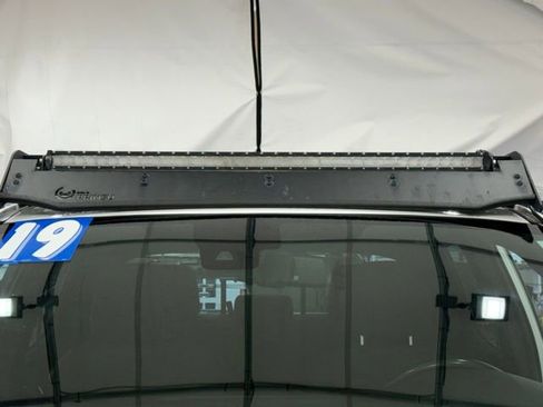 Used 2019 Toyota Tacoma TRD Off-Road w/ Technology Package image 10