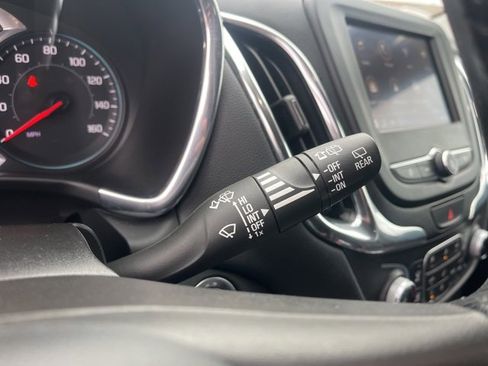 Used 2020 Chevrolet Equinox LT image 24