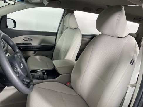 Used 2018 Kia Sedona L FWD image 14