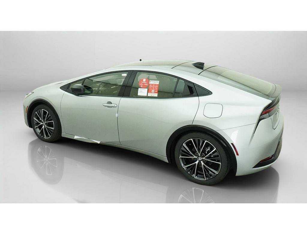 New 2027 Toyota Prius XLE FWD image 4