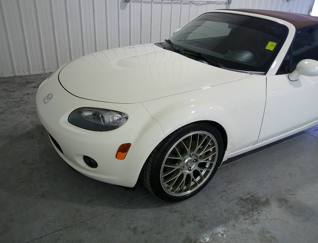Used 2007 MAZDA MX-5 Miata Grand Touring w/ Premium Pkg RWD image 17