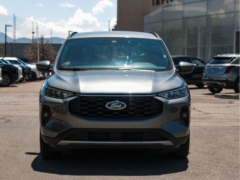 Used 2025 Ford Escape ST-Line Select AWD/4WD image 2