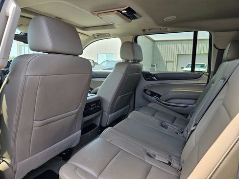 Used 2019 GMC Yukon XL SLT w/ Open Road Package AWD/4WD image 11