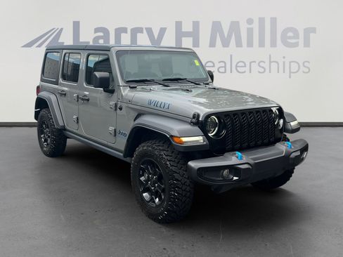 Used 2023 Jeep Wrangler Unlimited w/ Cold Weather Group AWD/4WD image 7