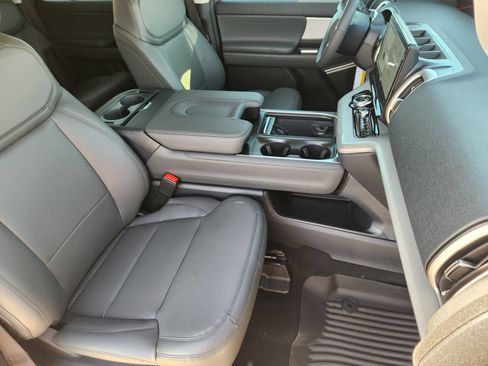 New 2027 Ford Expedition Active RWD image 13