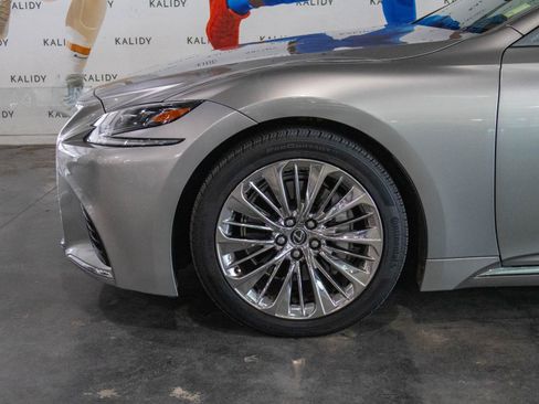 Used 2020 Lexus LS 500 w/ Interior Upgrade Package RWD image 17