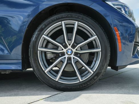 Used 2022 BMW 330i Sedan w/ Premium Package image 29