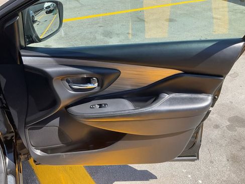 Used 2017 Nissan Murano SV image 27