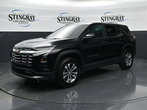 Used 2026 Chevrolet Equinox LT FWD image 3