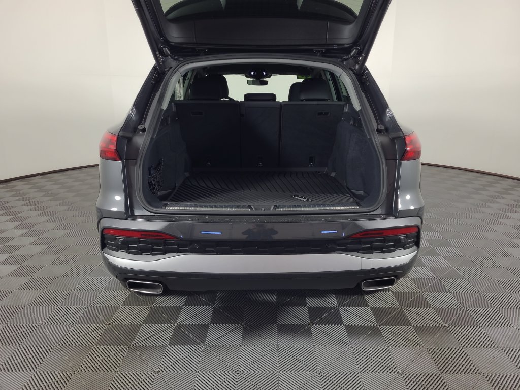 Used 2025 Audi Q5 Premium AWD/4WD image 23
