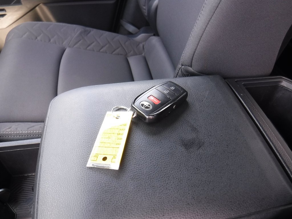 Used 2024 Toyota Tacoma SR RWD image 11