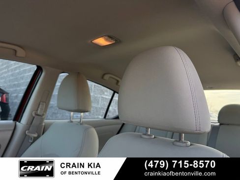Used 2015 Nissan Versa FWD image 21