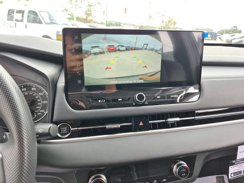 New 2026 Mitsubishi Outlander ES image 17