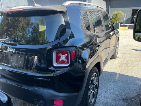 Used 2017 Jeep Renegade Limited FWD image 5