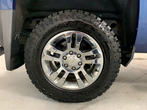 Used 2017 Chevrolet Silverado 1500 LT w/ All Star Edition AWD/4WD image 9