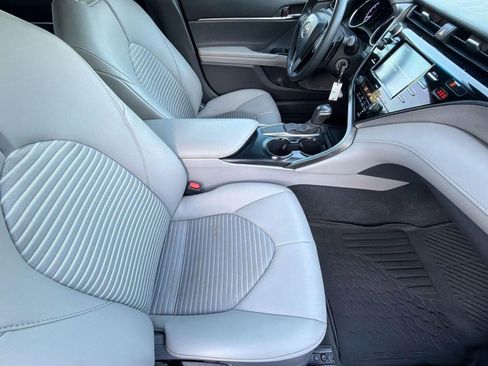 Used 2020 Toyota Camry SE image 35
