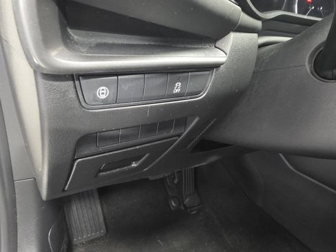 Used 2020 MAZDA MAZDA3 Hatchback FWD image 21