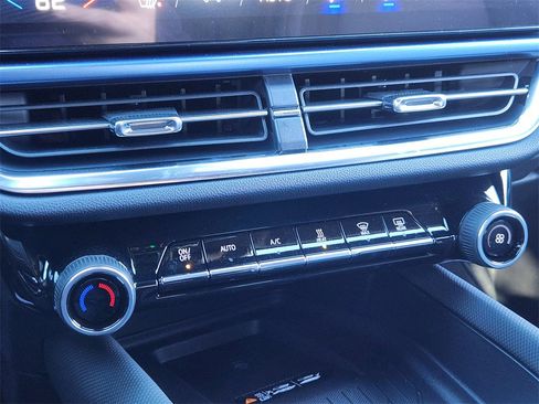 New 2026 Chevrolet Equinox EV LT image 19