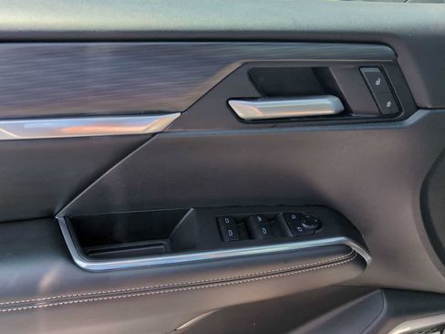 Used 2025 GMC Acadia Elevation FWD image 23