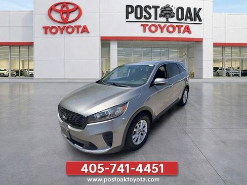 Used 2019 Kia Sorento FWD V6 image 1