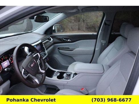 Used 2023 GMC Acadia SLT image 25