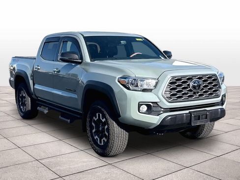 Used 2023 Toyota Tacoma TRD Off-Road w/ TRD Premium Off Road Package AWD/4WD image 3