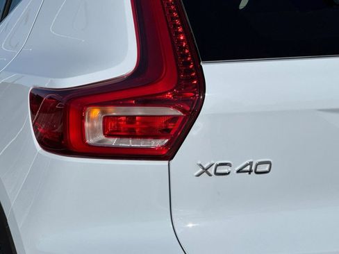 Certified 2025 Volvo XC40 B5 Plus image 26