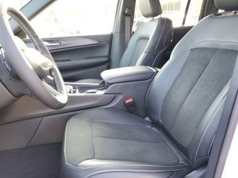 New 2025 Jeep Grand Cherokee Altitude image 14