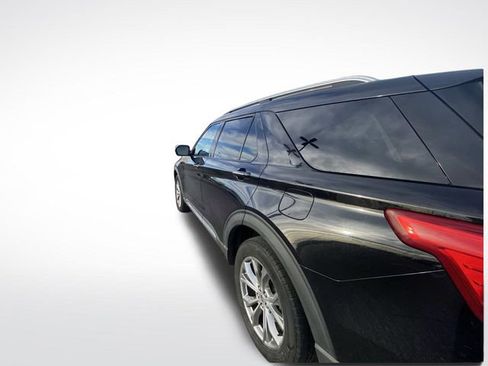 Used 2021 Ford Explorer Limited w/ Equipment Group 301A image 6