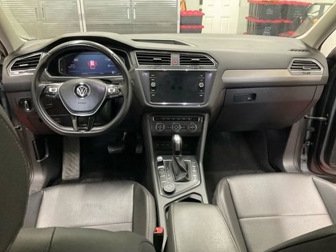 Used 2020 Volkswagen Tiguan SEL AWD/4WD image 10